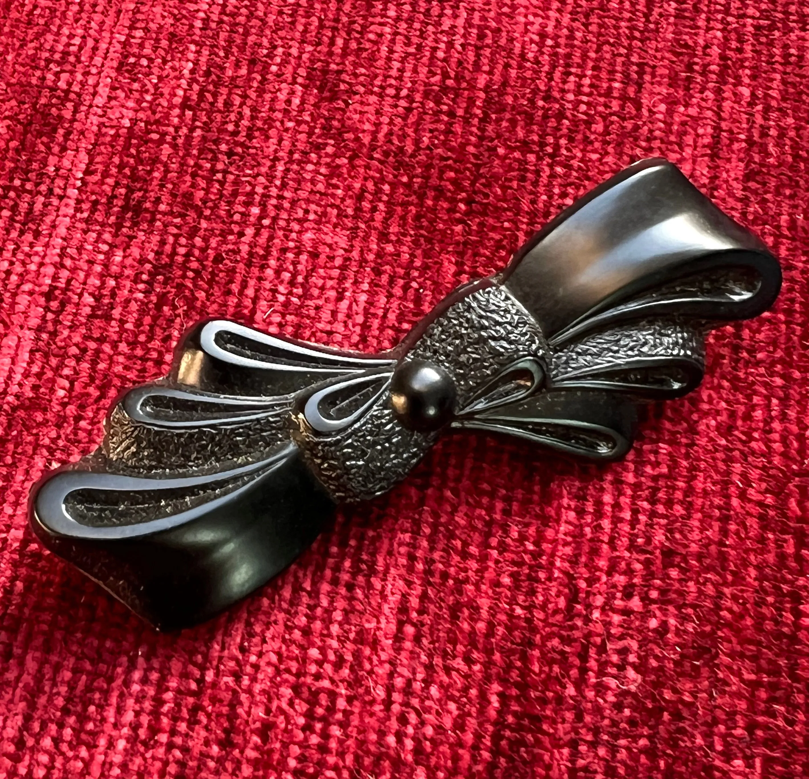 1930s Czech Folded and Textured Black Pressed Glass Bow Brooch