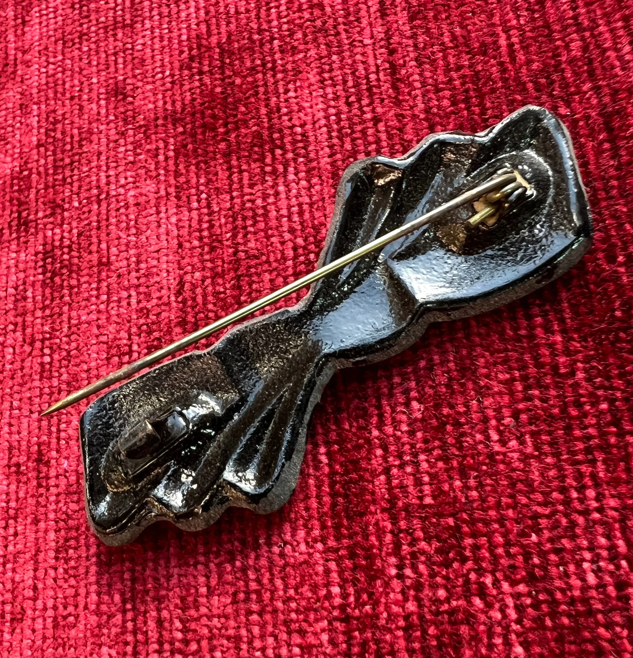 1930s Czech Folded and Textured Black Pressed Glass Bow Brooch