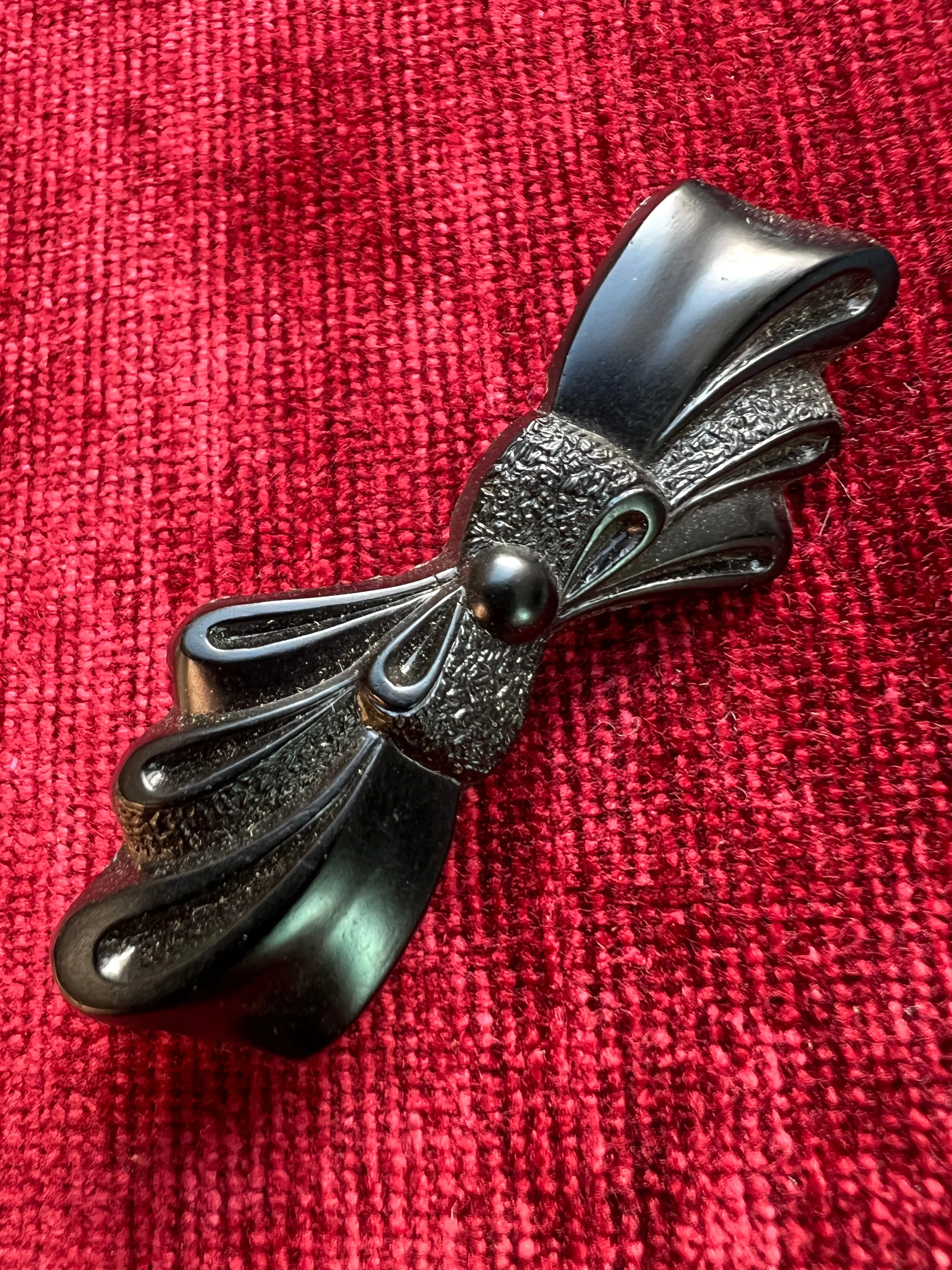 1930s Czech Folded and Textured Black Pressed Glass Bow Brooch