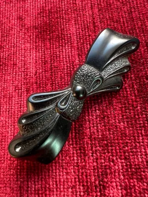 1930s Czech Folded and Textured Black Pressed Glass Bow Brooch