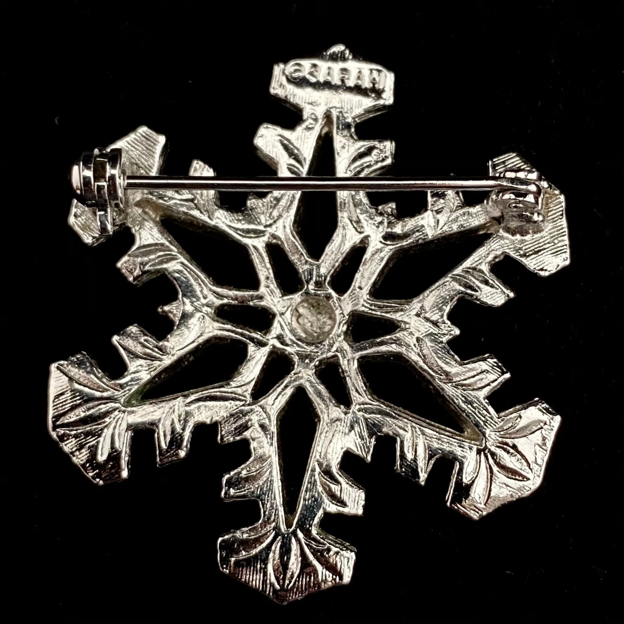 1977 Sarah Coventry Snowball Brooch