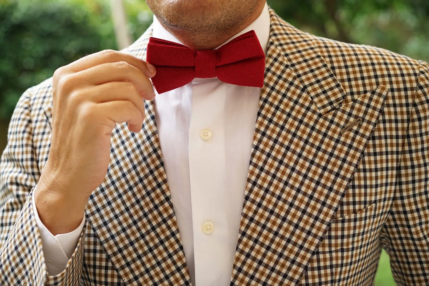 Apple Maroon Linen Bow Tie