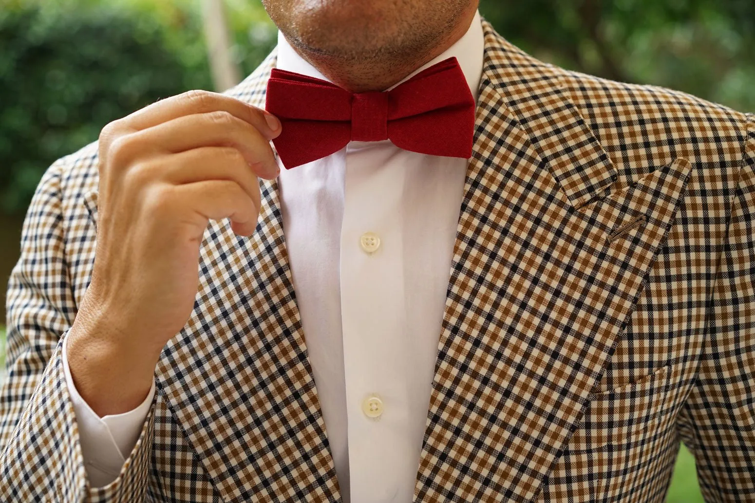 Apple Maroon Linen Bow Tie