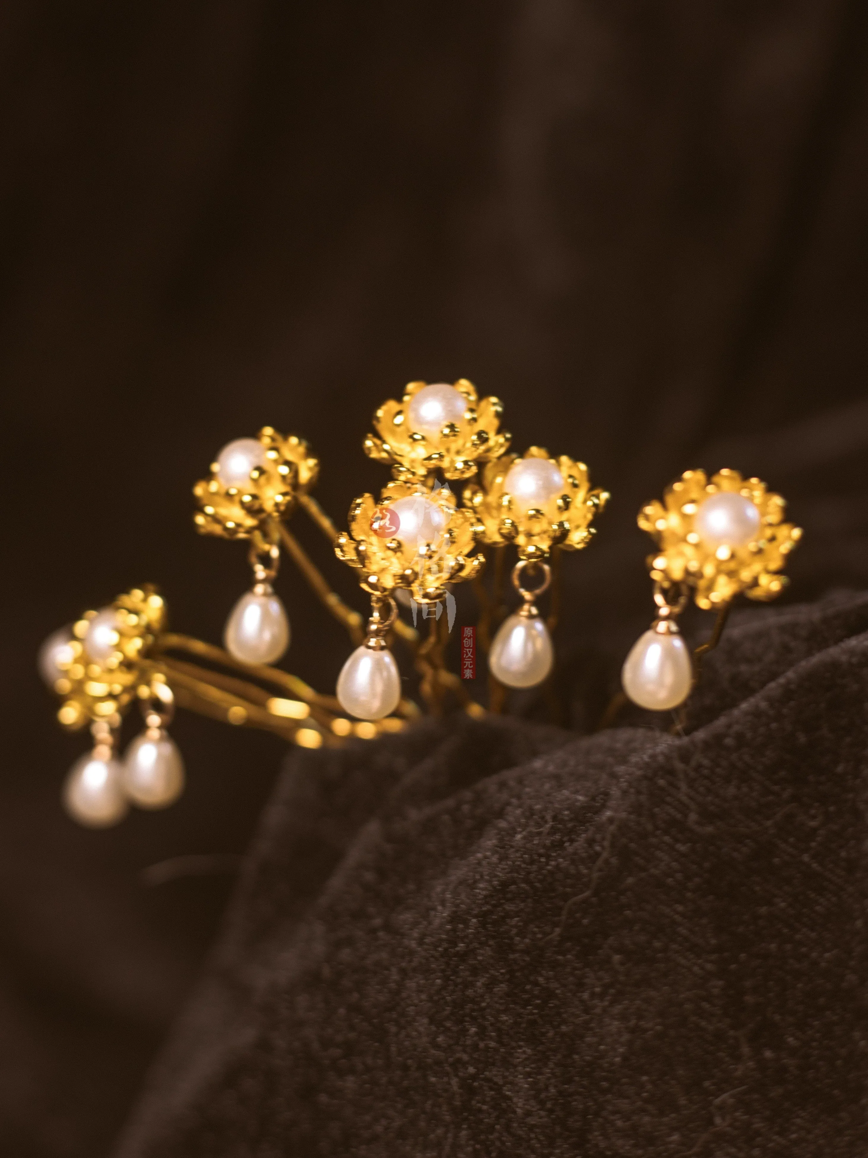 Dian Zhui 点缀 Golden Lotus Pearl Drop Song Ming Hairpins