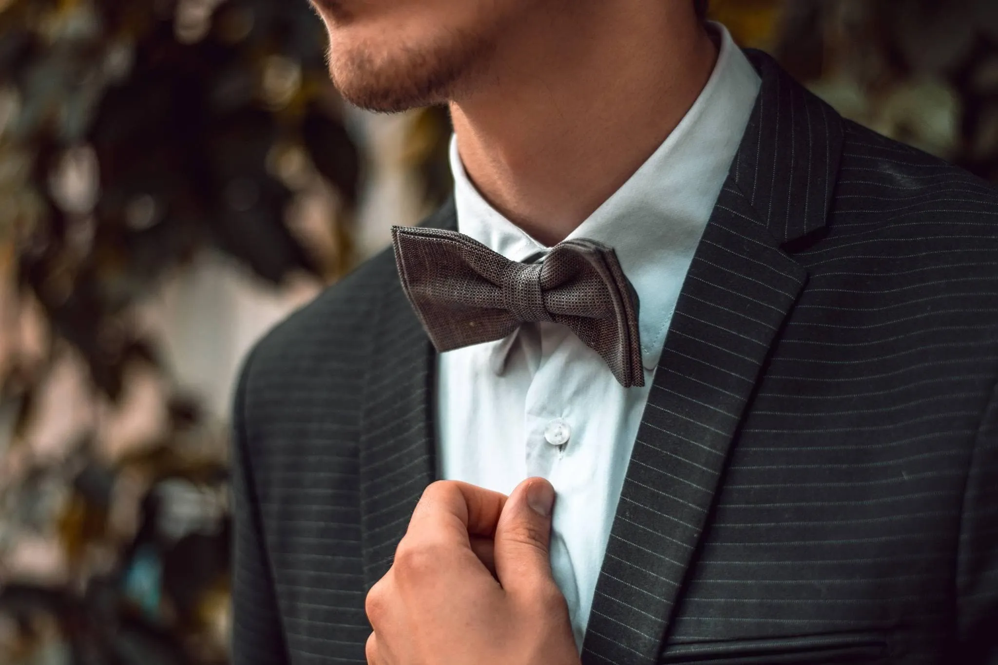 Ivory Pre-Tied Bow Ties for Your Wedding Party - Elevate Your Groomsmen's Style with Linen Elegance