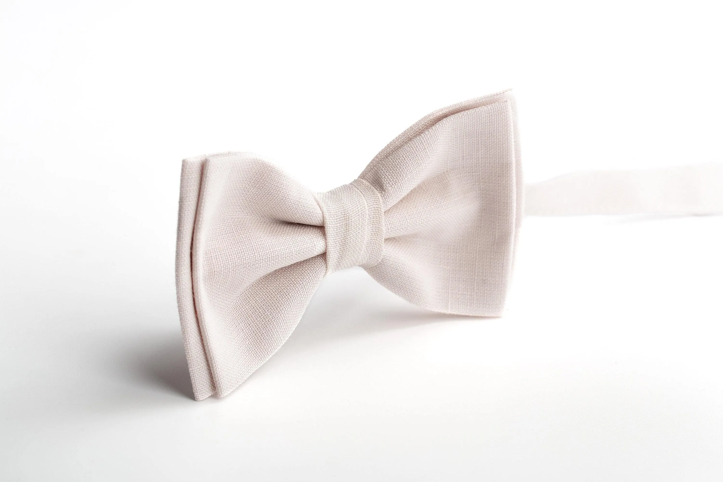 Ivory Pre-Tied Bow Ties for Your Wedding Party - Elevate Your Groomsmen's Style with Linen Elegance