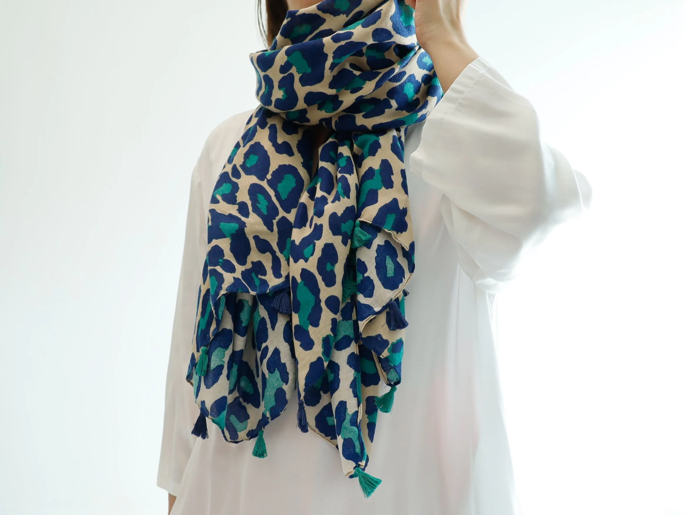 <A13>  PRINTED  Scarf LEOPARD