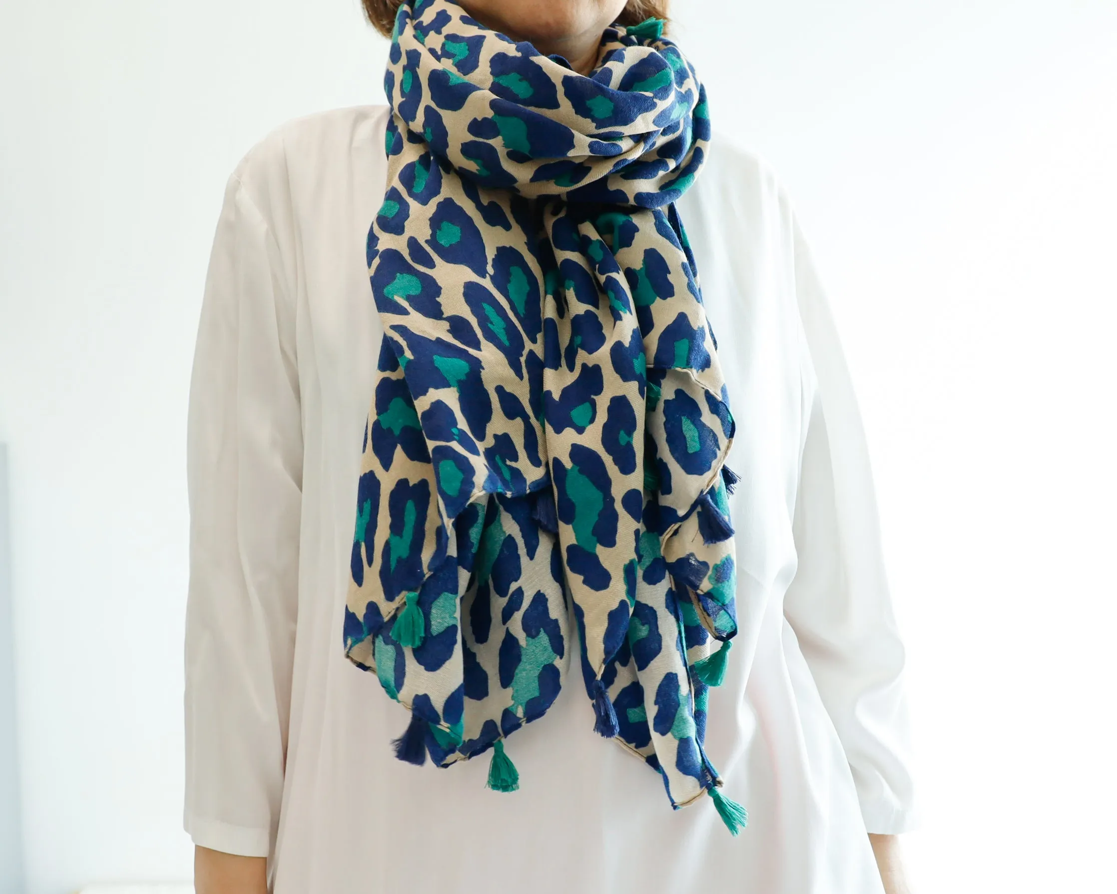 <A13>  PRINTED  Scarf LEOPARD