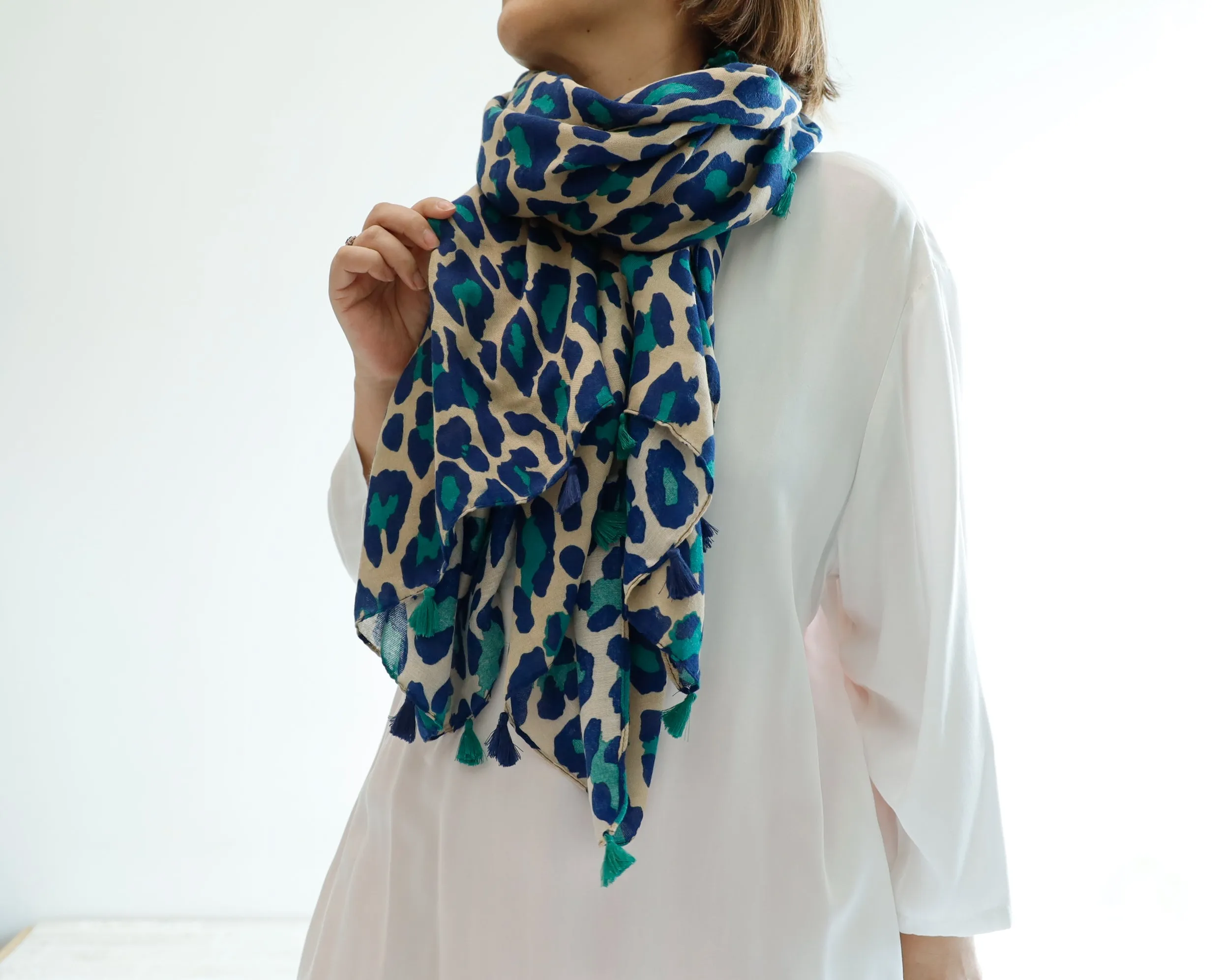 <A13>  PRINTED  Scarf LEOPARD