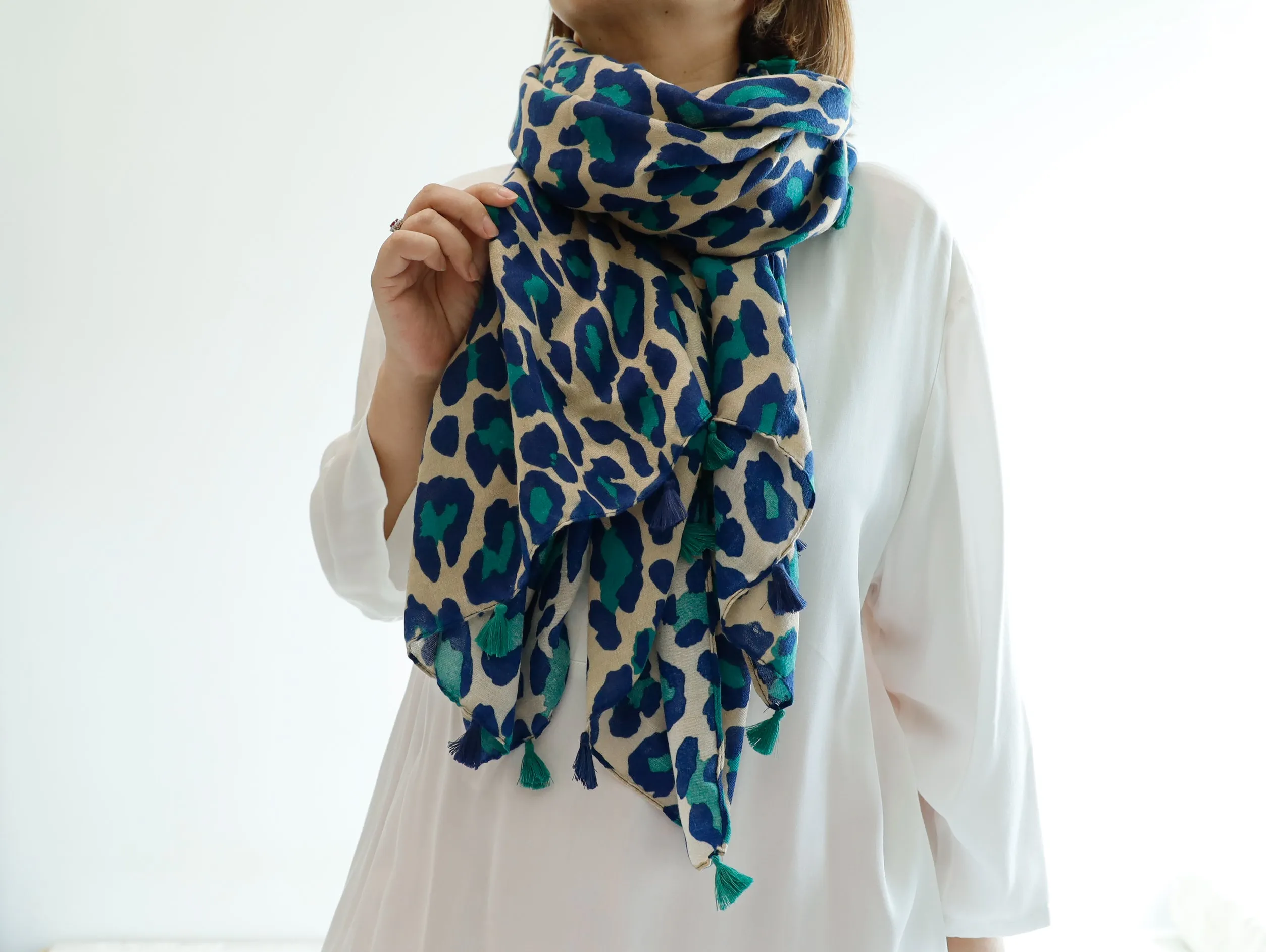 <A13>  PRINTED  Scarf LEOPARD