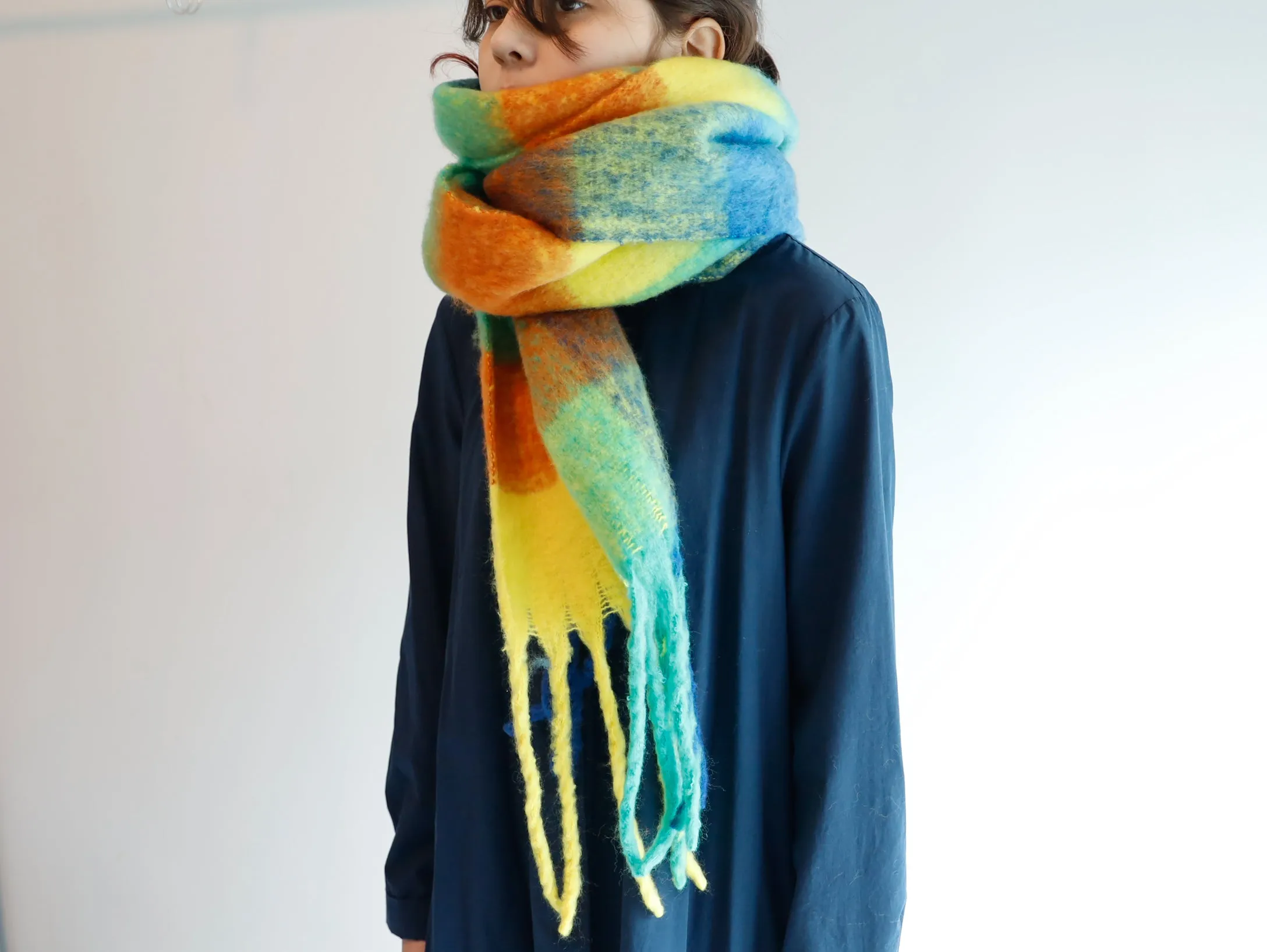 <A15>  OVERSIZED Scarf