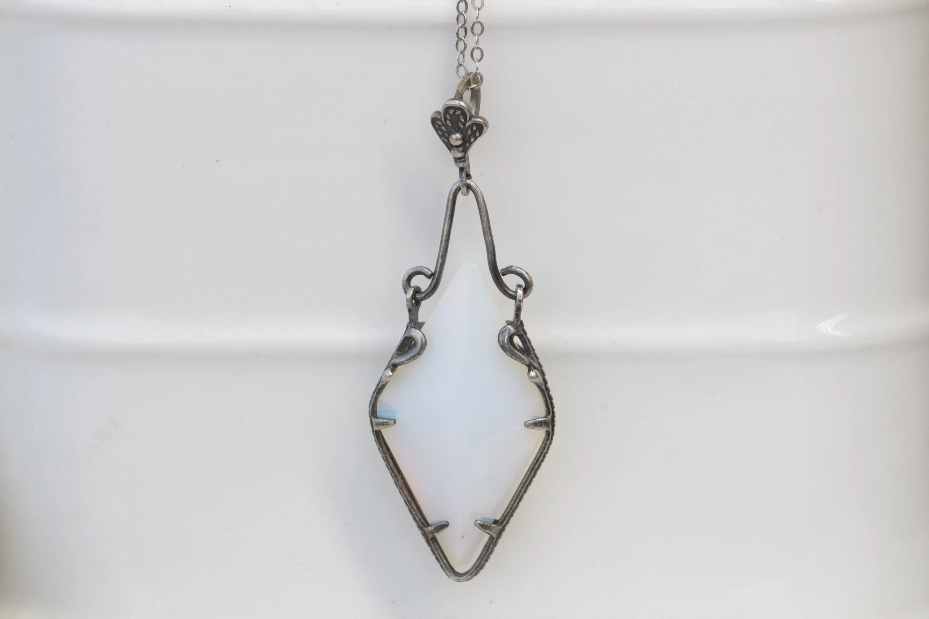 MOONSTONE NECKLACE