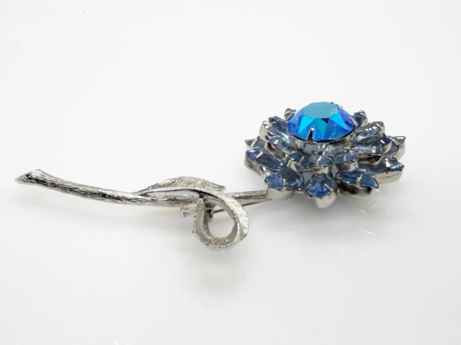 Super Sparkling Big Blue Floral Vintage Brooch